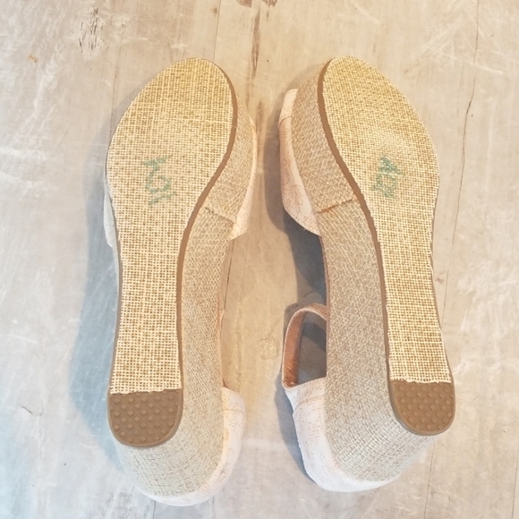 💕TOMS💕 Rose Gold Floral Platform Wedge Sandals - Picture 8 of 8